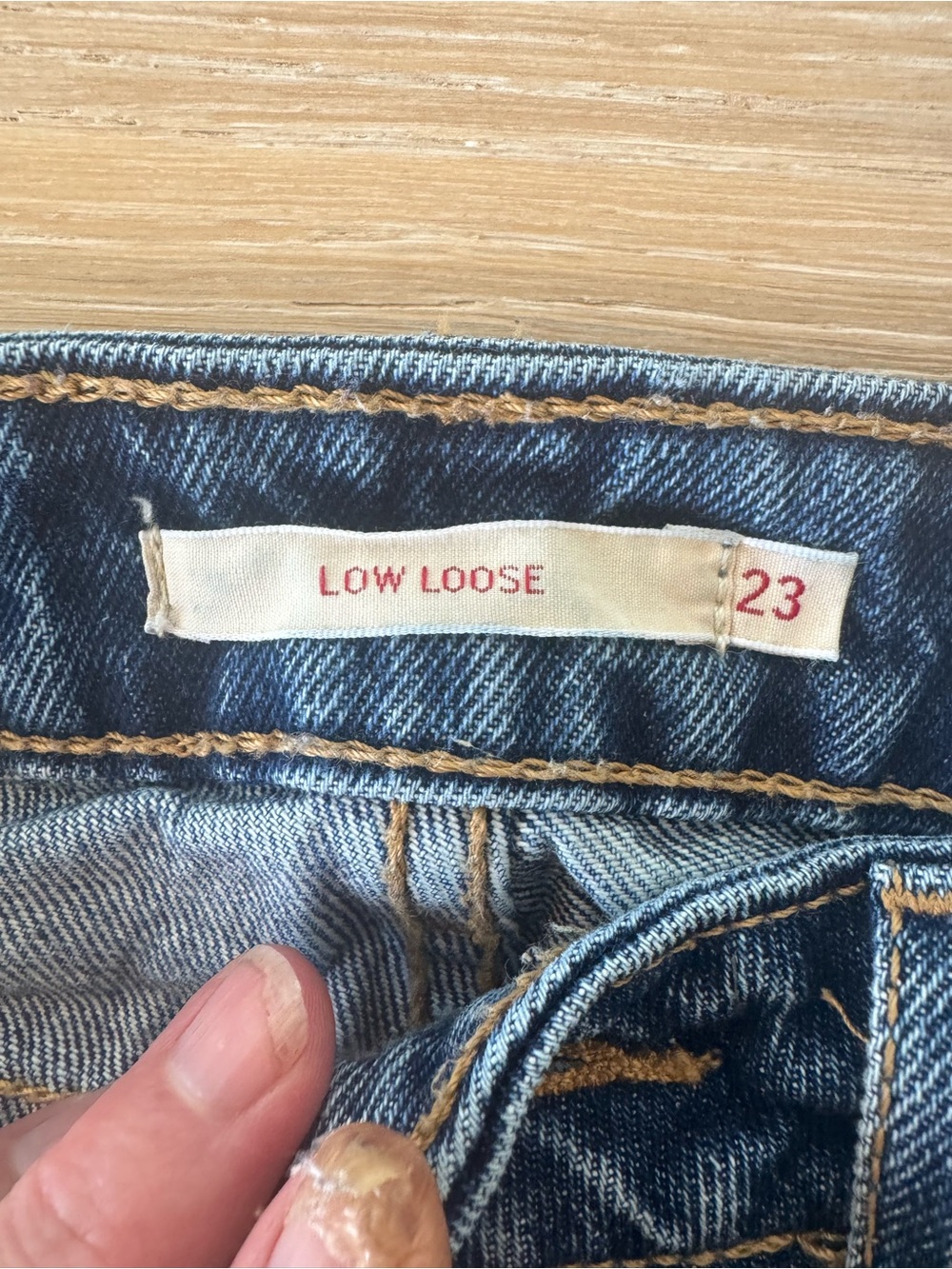 Levi’s low loose Jeans in Washed Blue - Picture 3 of 6